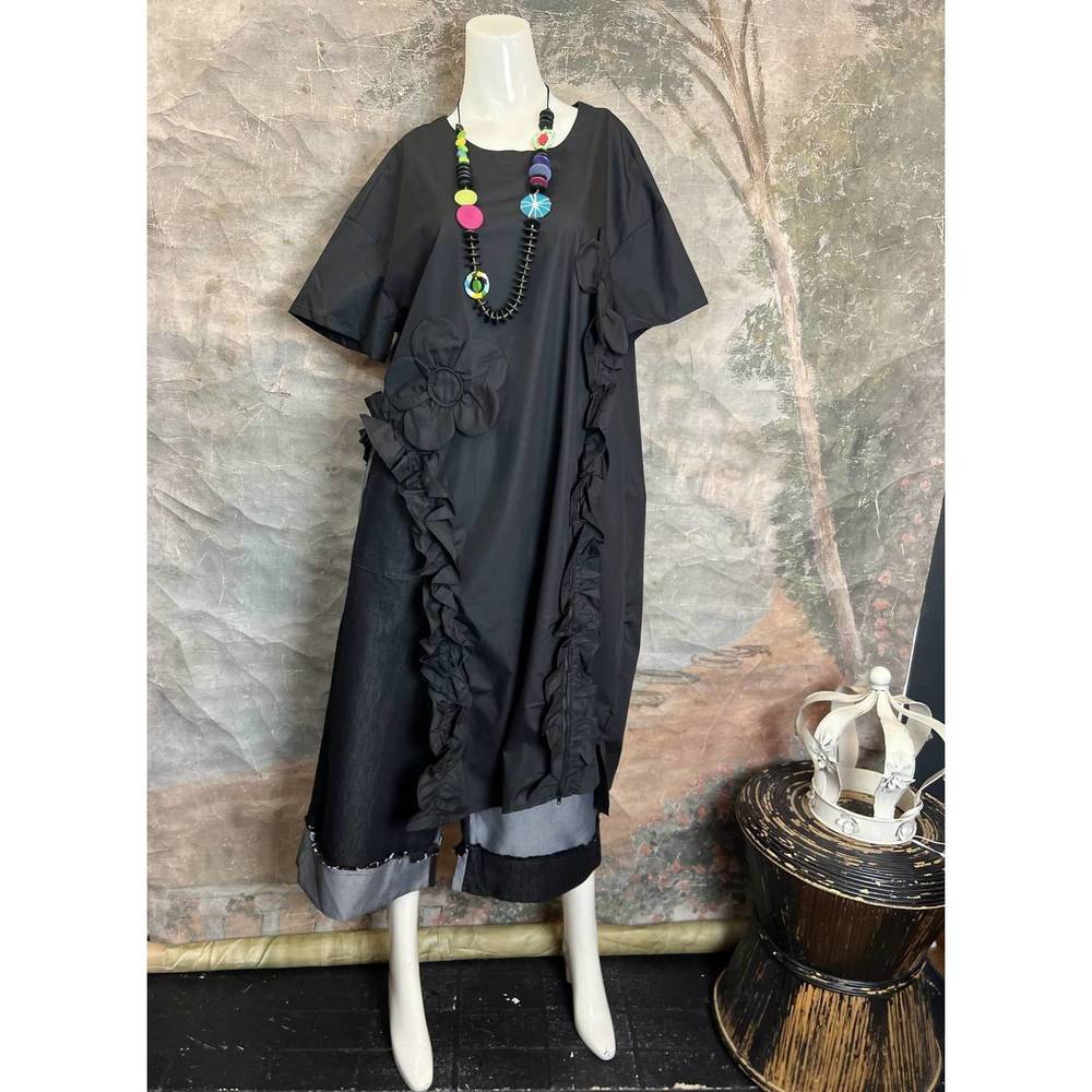NEW VANITE COUTURE women's floral applica tunic with slits in black